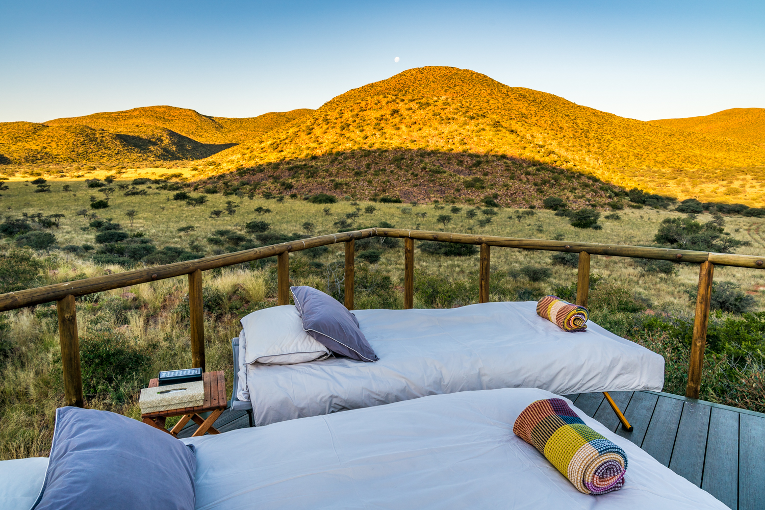 Luxury Safaris and Star Beds Naledi